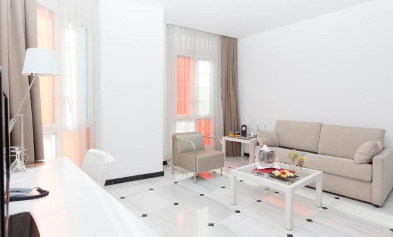 جناح جونيور, Urh Ciutat De Mataró