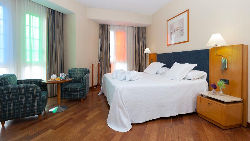 غرفة سوبيريور, Urh Ciutat De Mataró