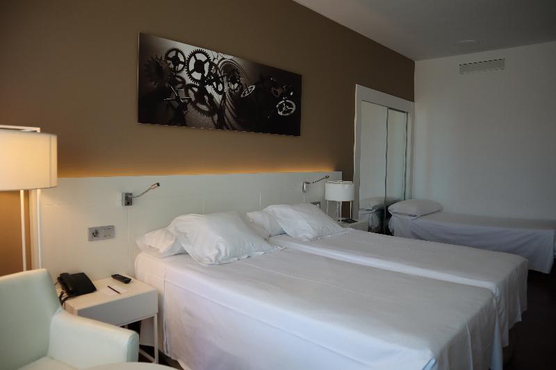 غرفة قياسية ثلاثية, Urh Ciutat De Mataró