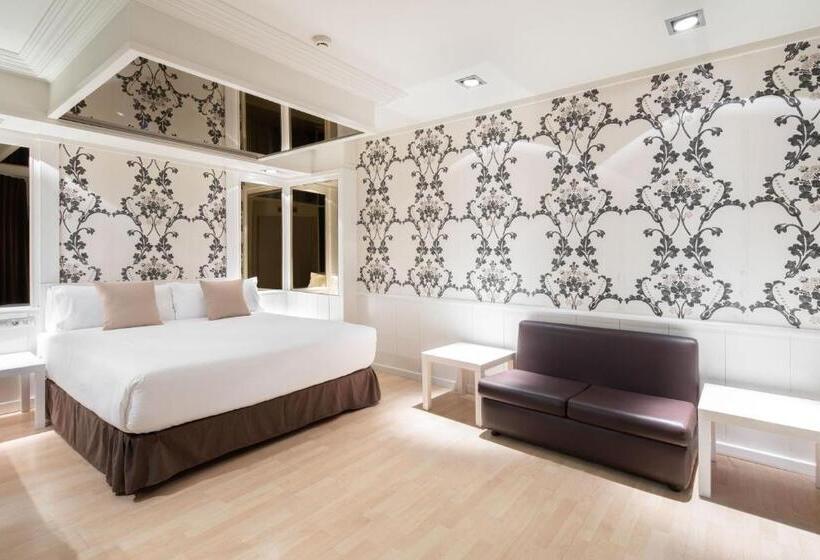 디럭스 스위트, Motel Punt 14