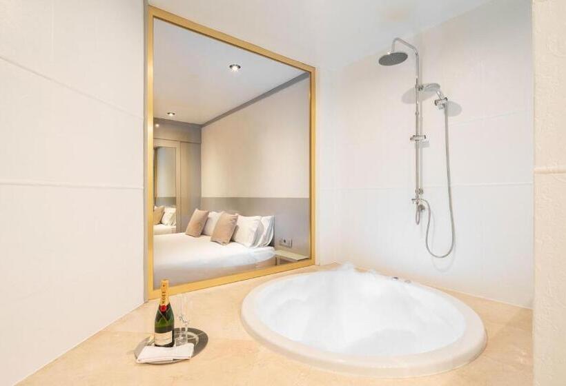 자쿠지 스위트, Motel Punt 14