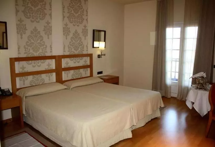 اتاق سوپریور, Parador De Vic-Sau