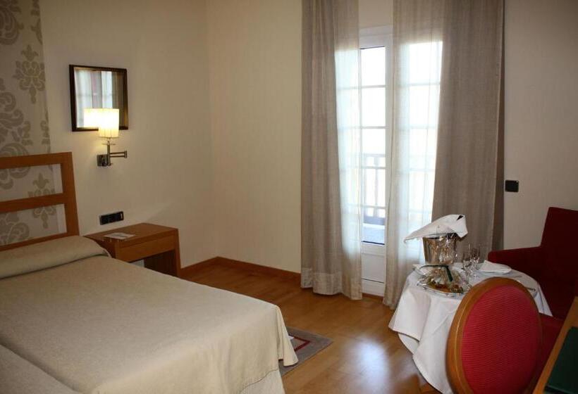 اتاق سوپریور, Parador De Vic-Sau