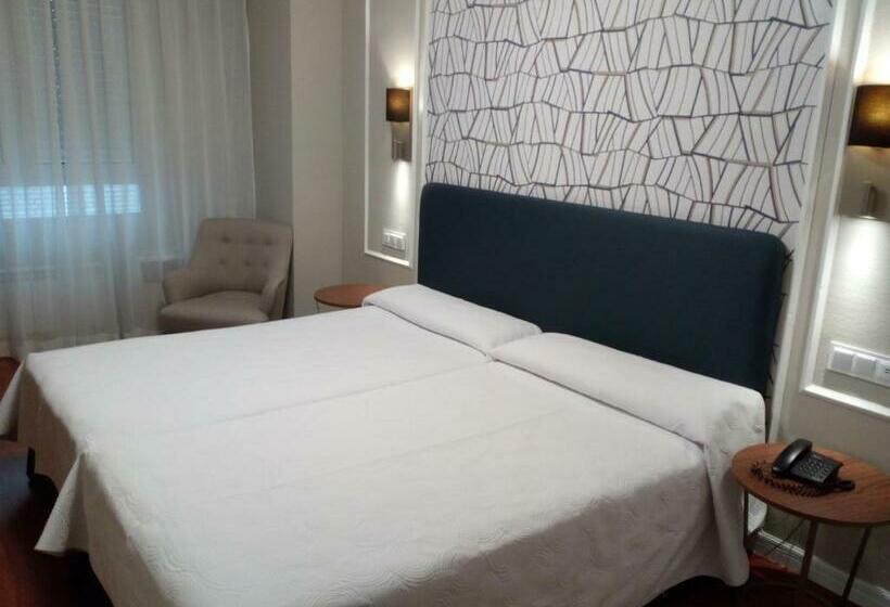 اتاق استاندارد یک نفره, Corona De Castilla Burgos