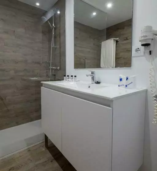 آپارتمان 1 خوابه با چشم‌انداز جانبی دریا, Aparthotel Las Dunas