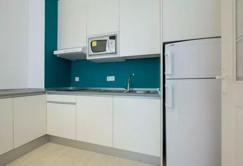 آپارتمان 1 خوابه با چشم‌انداز جانبی دریا, Aparthotel Las Dunas