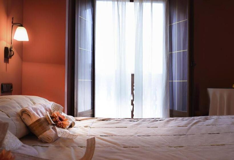 اتاق خانوادگی, Café Bar Hotel Jefi