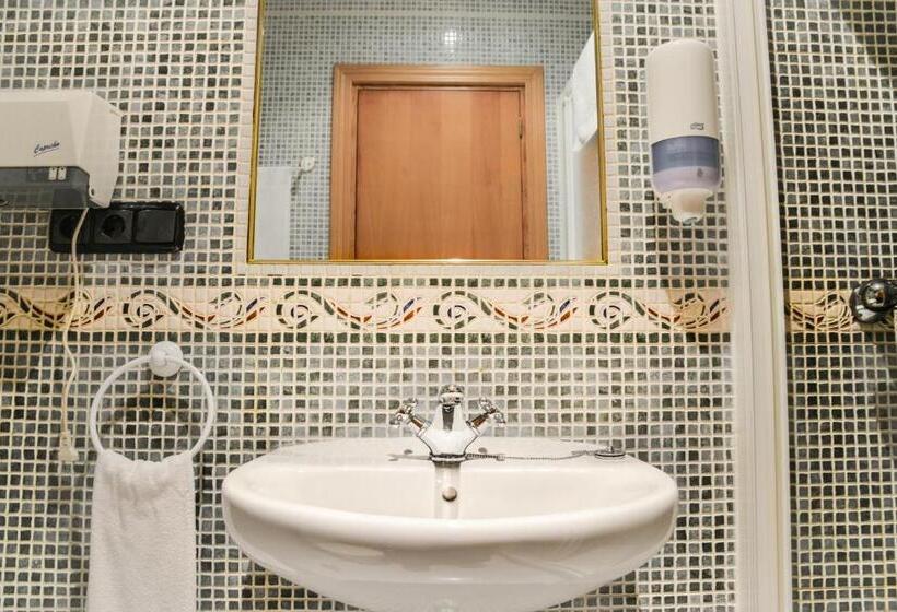 اتاق استاندارد یک نفره, Café Bar Hotel Jefi