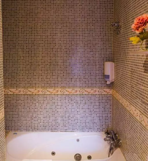 اتاق استاندارد یک نفره, Café Bar Hotel Jefi
