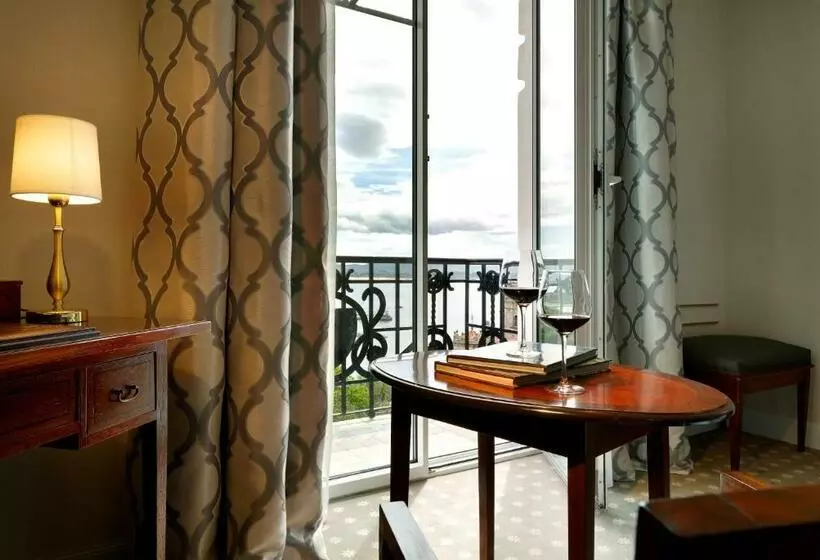 اتاق سوپریور با چشم‌انداز دریا, Eurostars Hotel Real