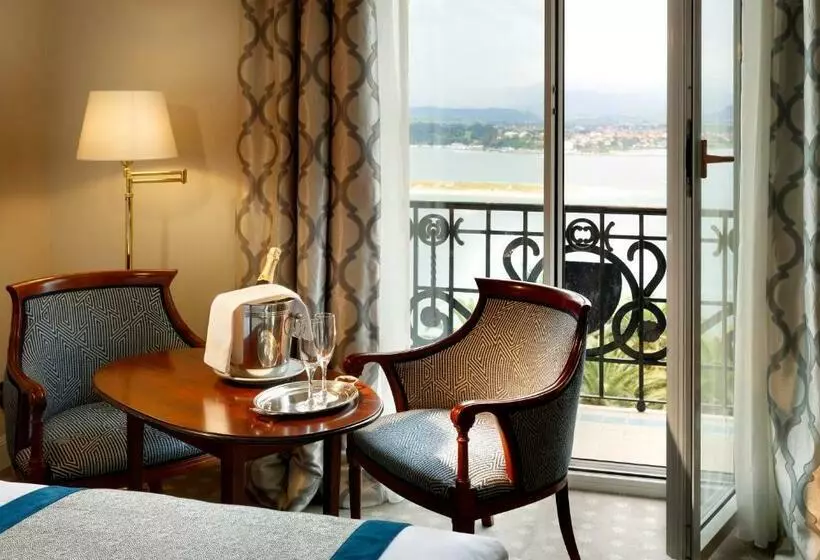 اتاق سوپریور با چشم‌انداز دریا, Eurostars Hotel Real
