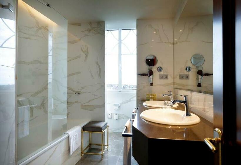 Номер Superior Вид на Море, Eurostars Hotel Real