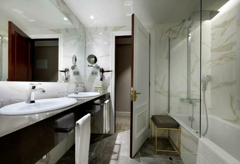 Номер Deluxe, Eurostars Hotel Real