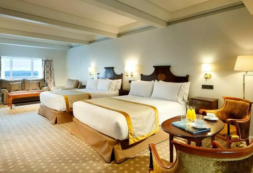 اتاق پرمیوم با چشم‌انداز دریا, Eurostars Hotel Real