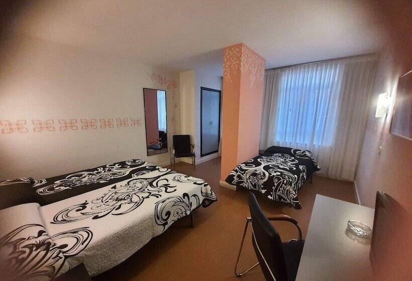 标准三人间, Arha Santander