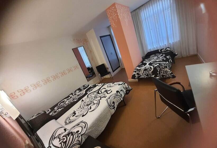 标准三人间, Arha Santander