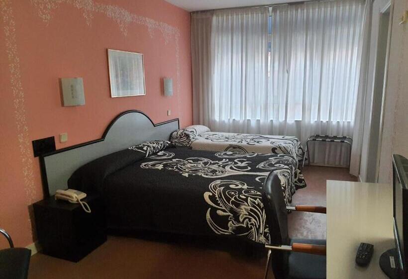 标准三人间, Arha Santander