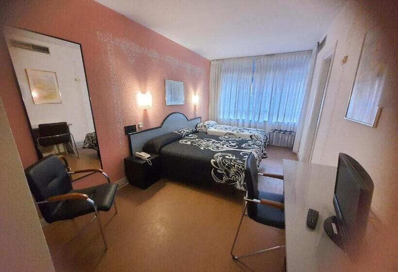 标准三人间, Arha Santander