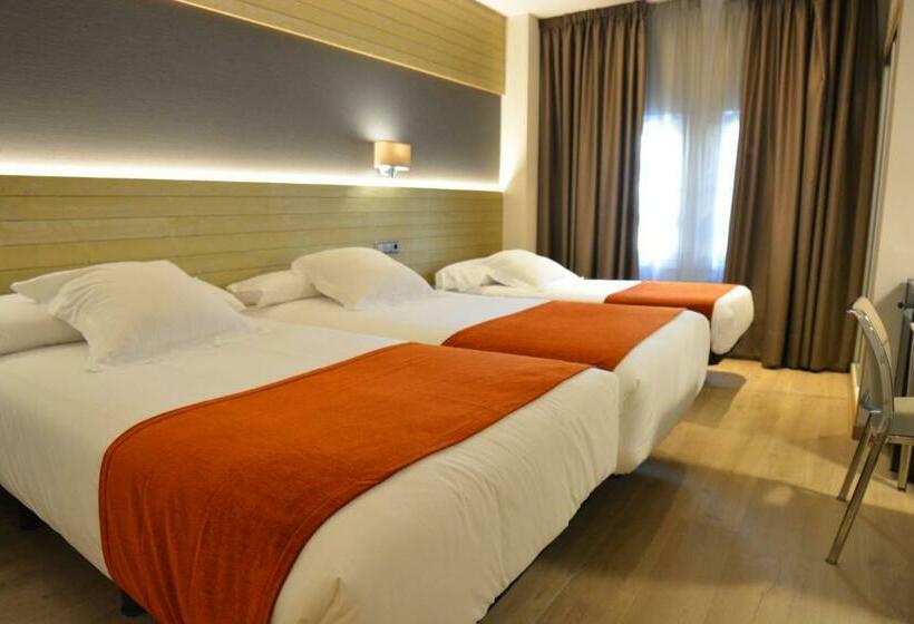 اتاق استاندارد سه نفره, Avenida