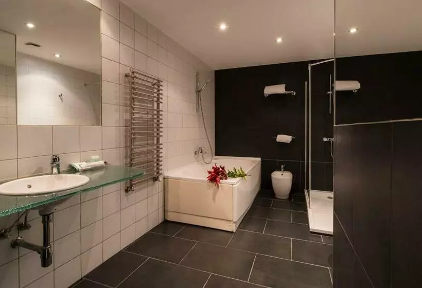 Suite, Avenida