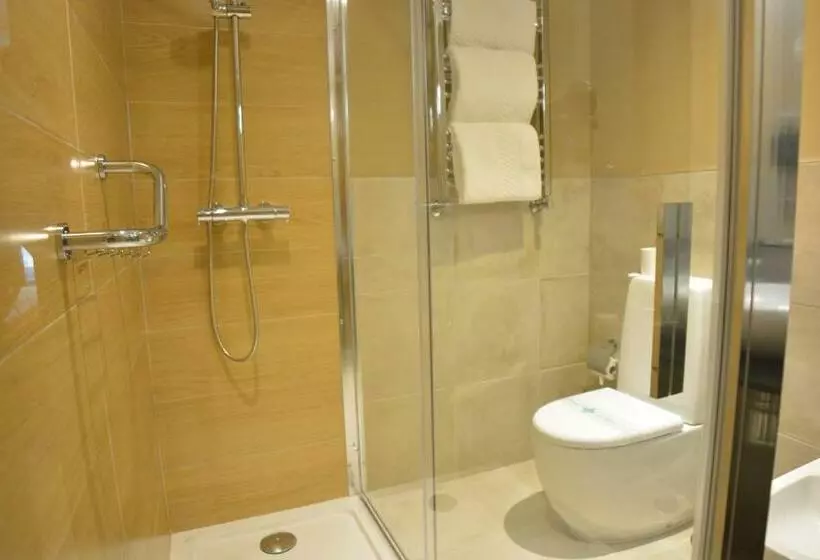 Quarto Estandar Individual, Avenida