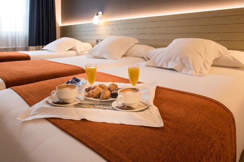 اتاق استاندارد سه نفره, Avenida