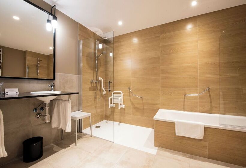 اتاق خانوادگی, Avenida