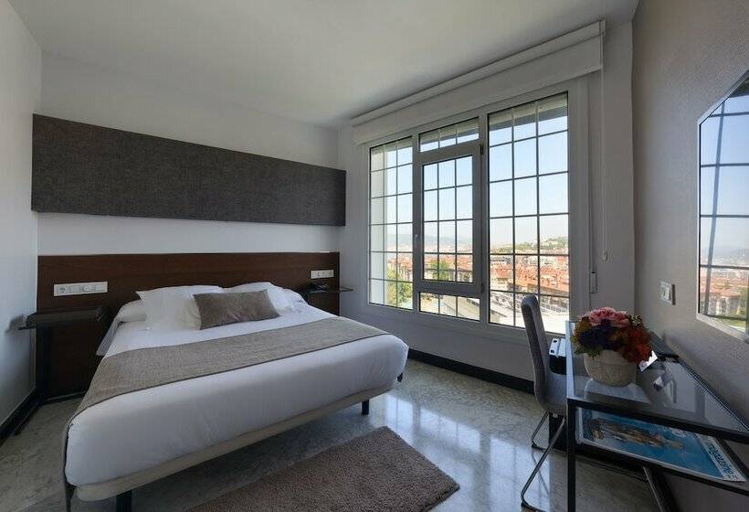 スタンダードシングルルーム, Avenida