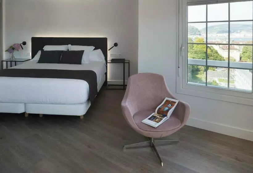 Premium Zimmer für 4 Personen, Avenida