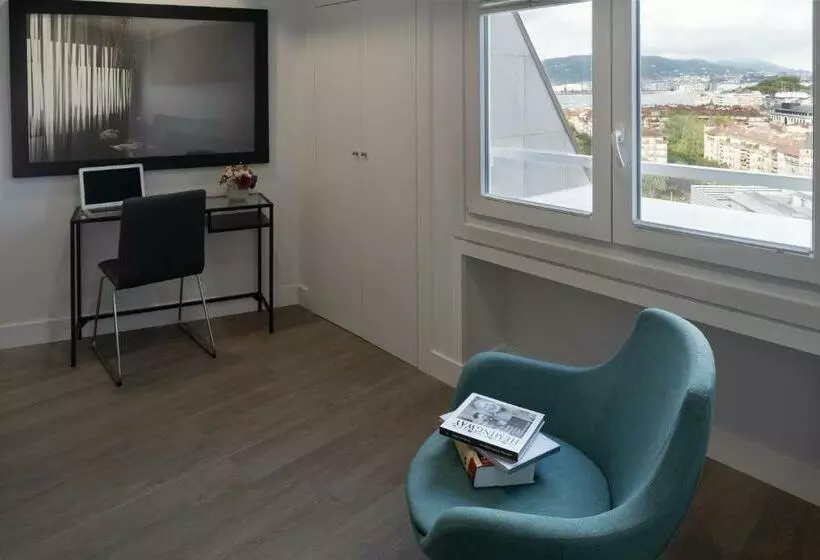 Premium Zimmer für 4 Personen, Avenida