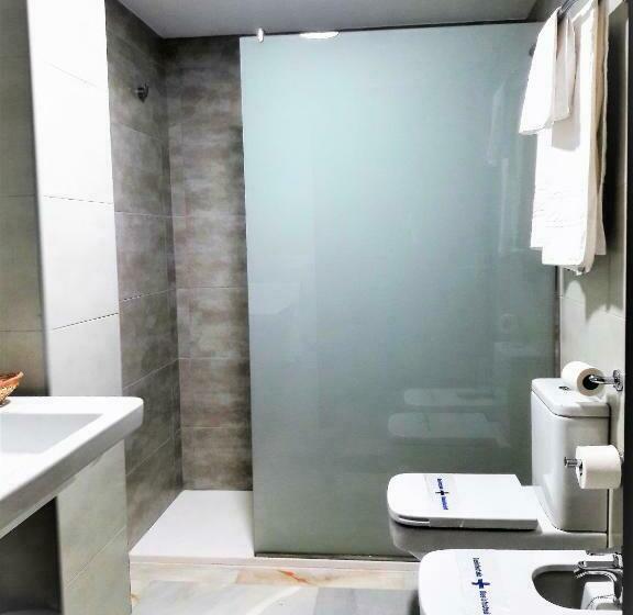 اتاق استاندارد یک نفره, Averroes