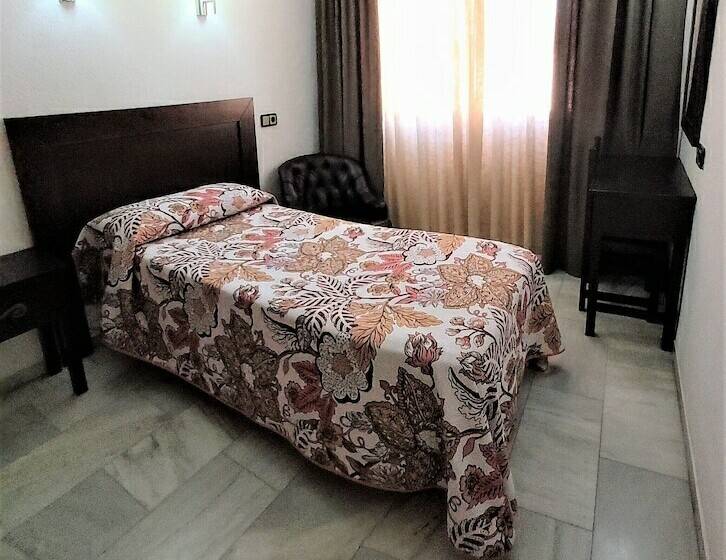 اتاق استاندارد, Averroes