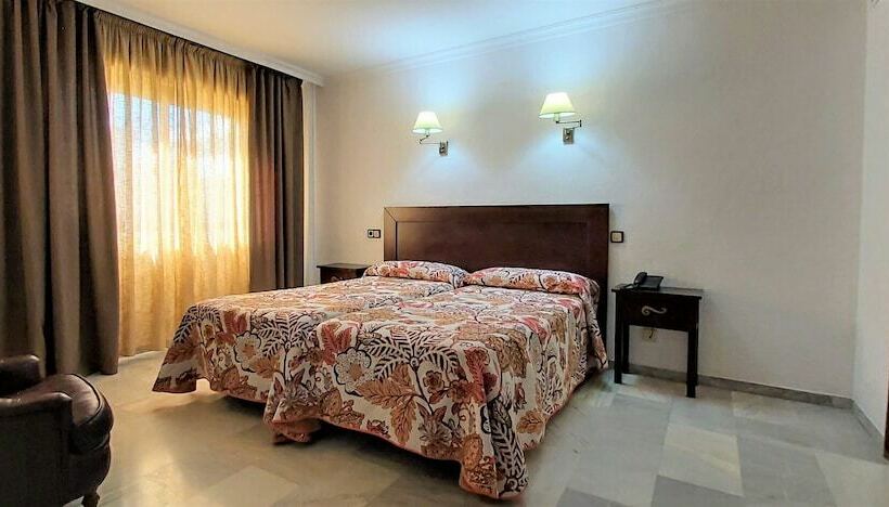 اتاق استاندارد, Averroes