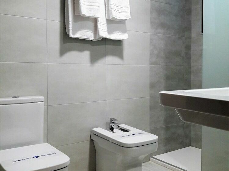 اتاق استاندارد, Averroes