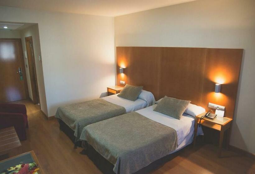 اتاق استاندارد چهار تخته, Checkin Camino De Granada