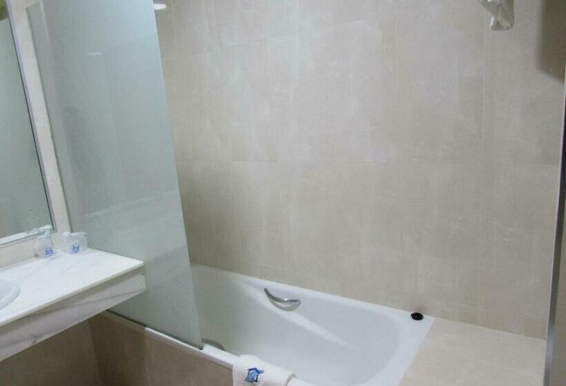 Chambre Quadruple Standard, Checkin Camino De Granada