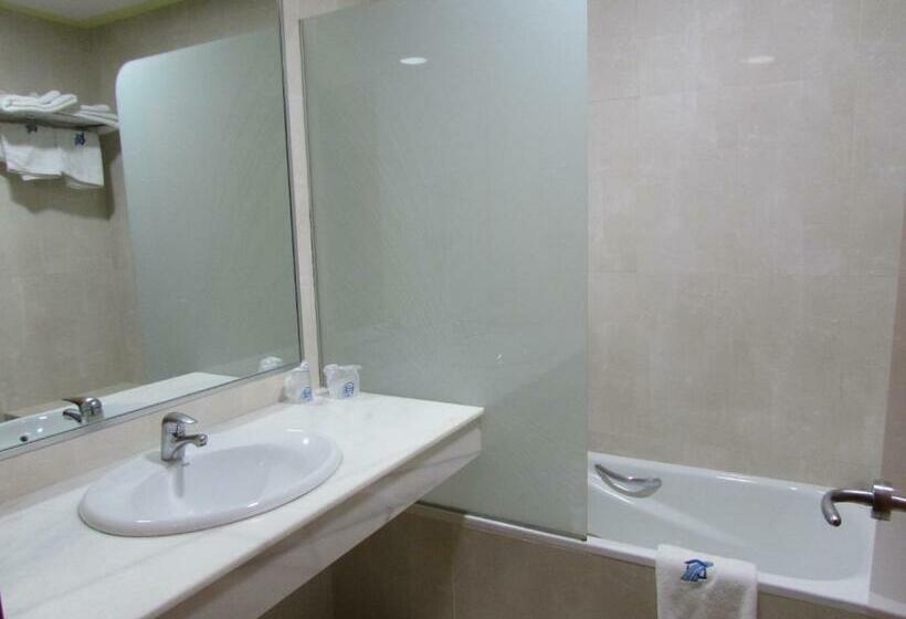 Chambre Quadruple Standard, Checkin Camino De Granada