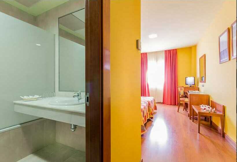 Chambre Quadruple Standard, Checkin Camino De Granada