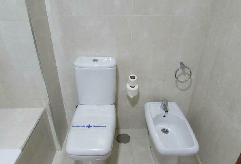 Chambre Triple Standard, Checkin Camino De Granada