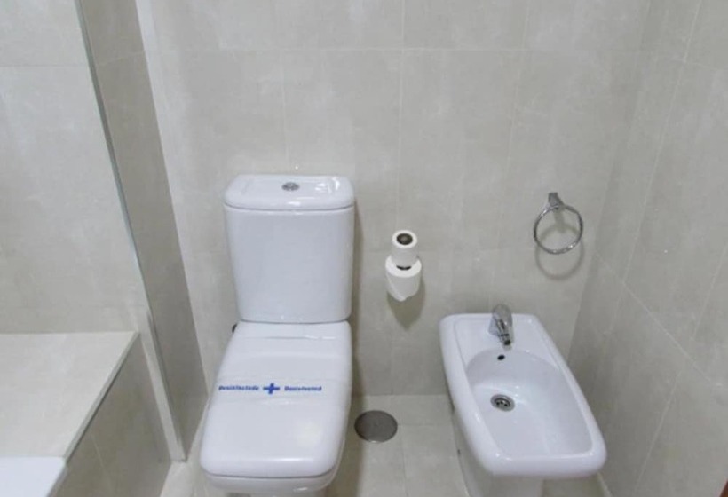 Chambre Quadruple Standard, Checkin Camino De Granada