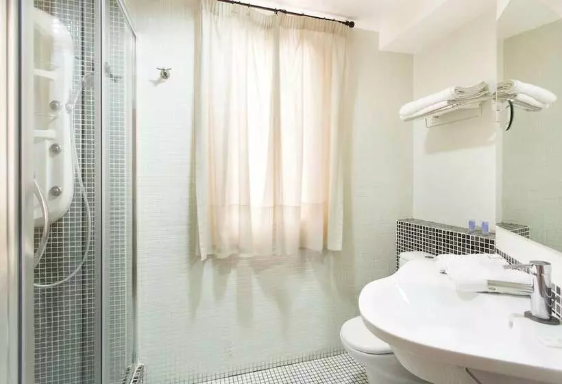 Standard Single Room, Carlos V
