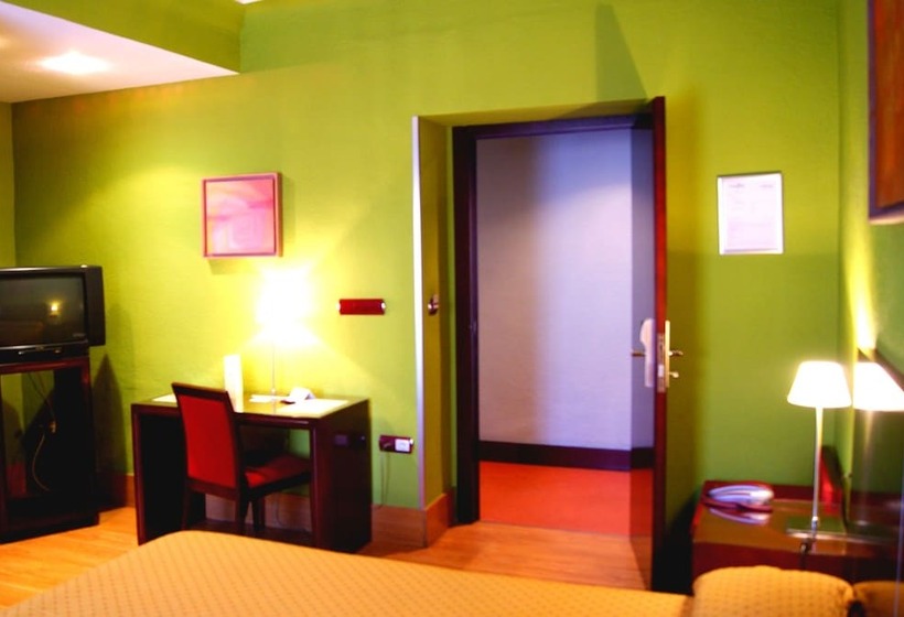 Chambre Standard Individuelle, Carlos V