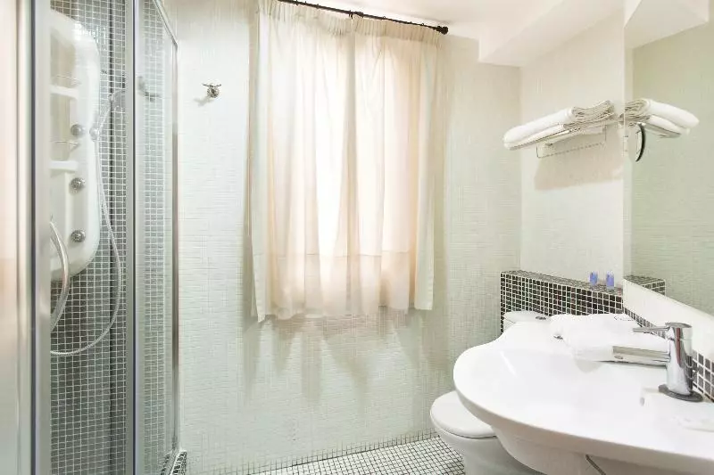 Standard Single Room, Carlos V