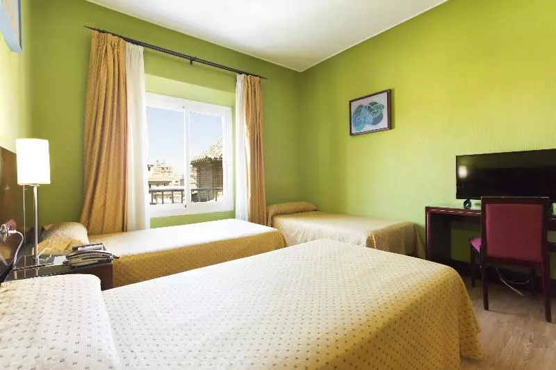 Standard Triple Room, Carlos V