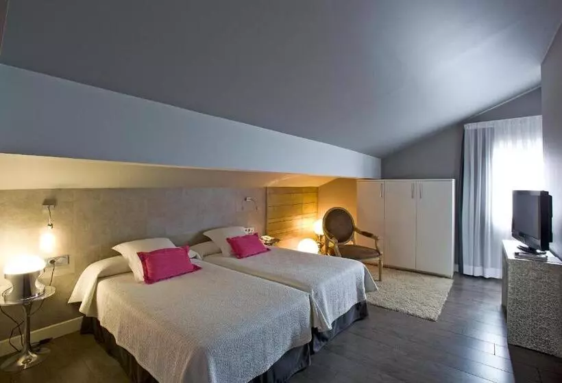Habitació Estàndard, Castillo
