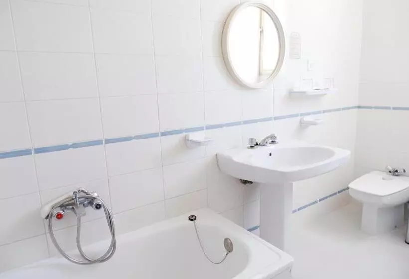 Quarto Estandar com Sacada, Central