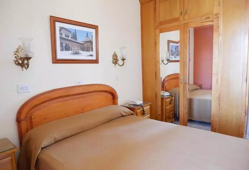 Quarto Estandar com Sacada, Central