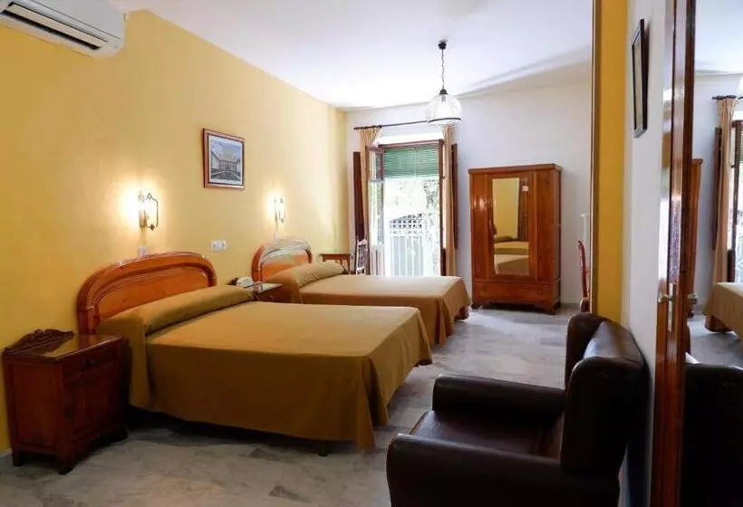 Quarto Quádruplo Estandar, Central
