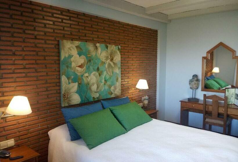 스탠다드 룸, El Guerra