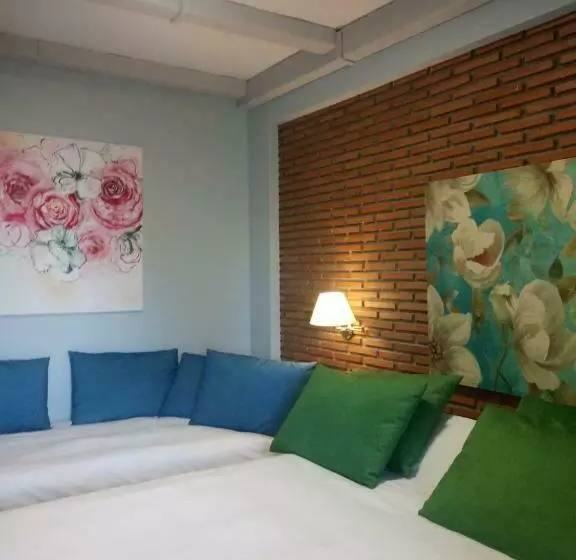 3-Bett-Standardzimmer, El Guerra